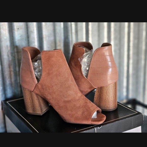 Qupid Shoes - Open Toe Booties